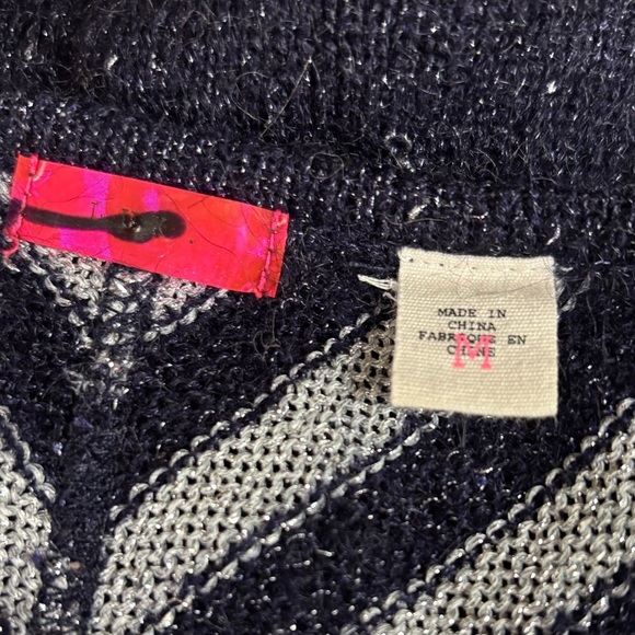 LUX URBAN OUTFITTERS BLUE & WHITE STRIPE V-NECK METALLIC KNIT SWEATER VEST SZ M - Picture 9 of 11